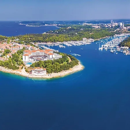 Stunning Home In Pula With Wifi
