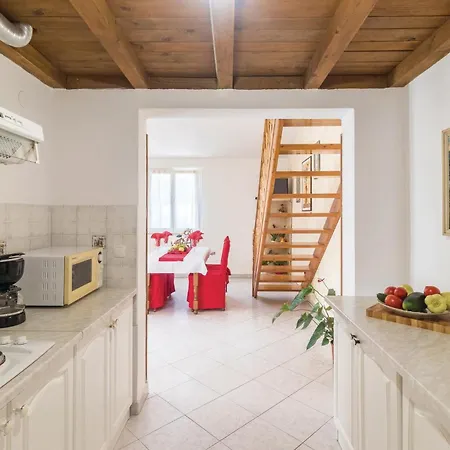 2 Bedroom Amazing In Пула