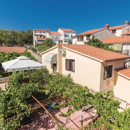 Stunning Home In Pula With Wifi *
