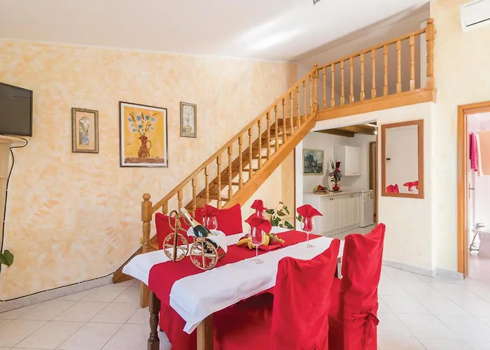 Holiday home 2 Bedroom Amazing Home In Pula