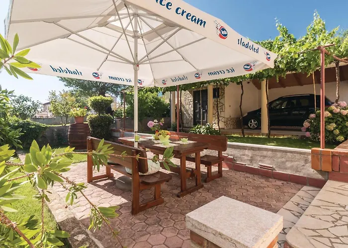 Holiday home 2 Bedroom Amazing Home In Pula *