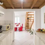 2 Bedroom Amazing In Πούλα